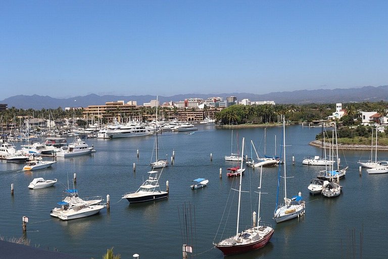 Marina view and 3 min from beach